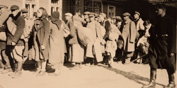 Deportacja Żydów białostockich do obozu zagłady w Treblince  /  Źródło: Archiwum ŻIH