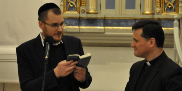 Na zdjęciu: gośćmi specjalnymi Dnia Judaizmu w MŻM w 2018 roku byli rabin Dawid Grzegorz Szychowski (z lewej) i ksiądz kanonik doktor Włodzimierz Piętka.