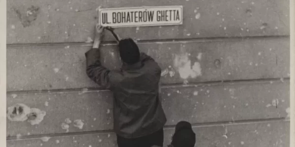 Przemianowanie ulicy Nalewki na ulicę Bohaterów Ghetta (1947), zbiory ŻIH