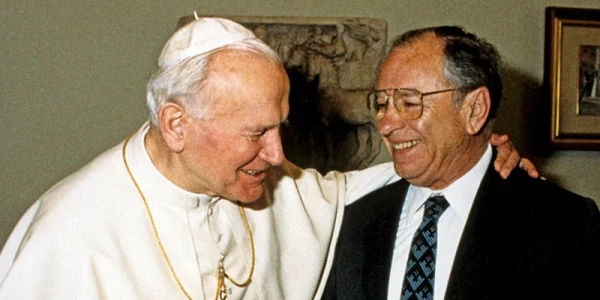 Jerzy Kluger w towarzystwie Jana Pawła II