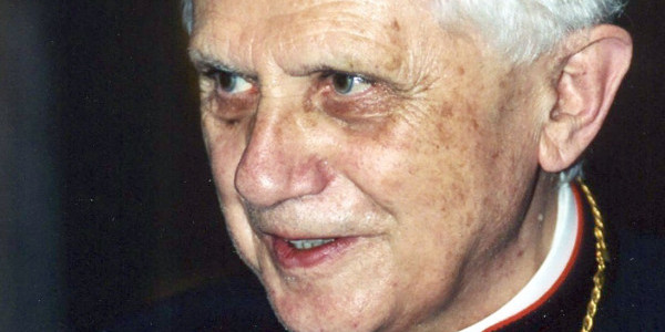 Kardynał Joseph Ratzinger, 2001 r. Fot. Manfredo Ferrari / Wikipedia