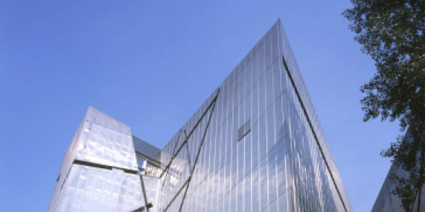 The museum building in Berlin Kreuzberg, designed by Daniel Libeskind; Jewish Museum Berlin, photo: Jens Ziehe