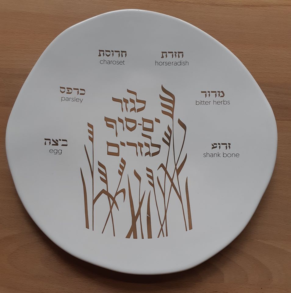 2020-04-08-pesach-talerz.jpg