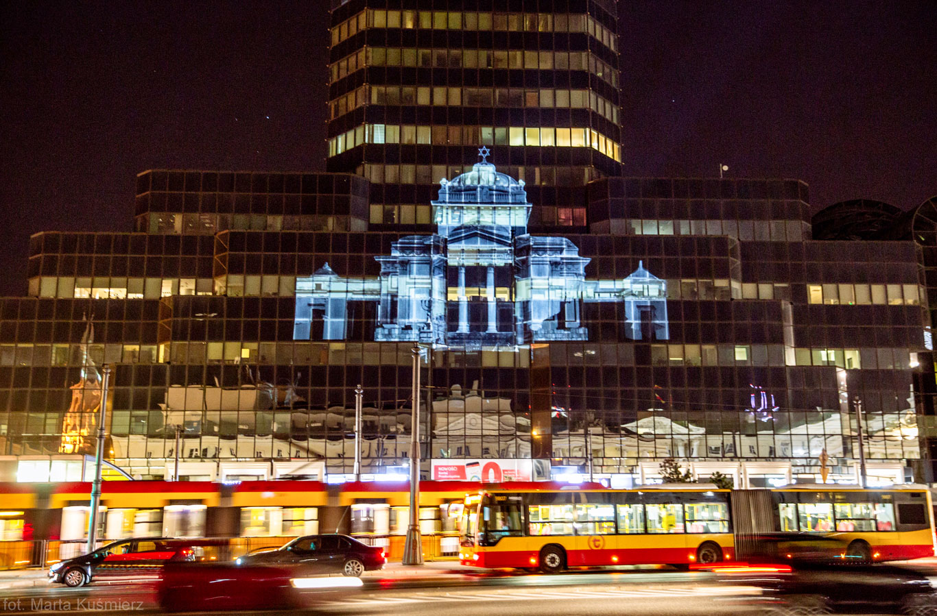 2021-11-08-great-synagogue-projection.jpg